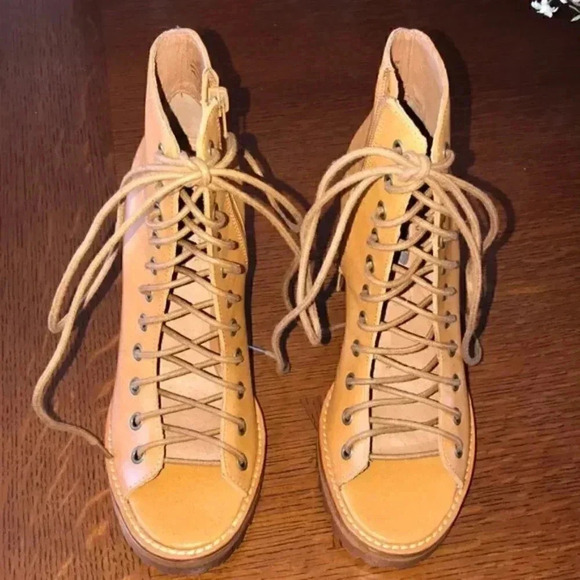 Free People women’s lace up heels. - Picture 4 of 5